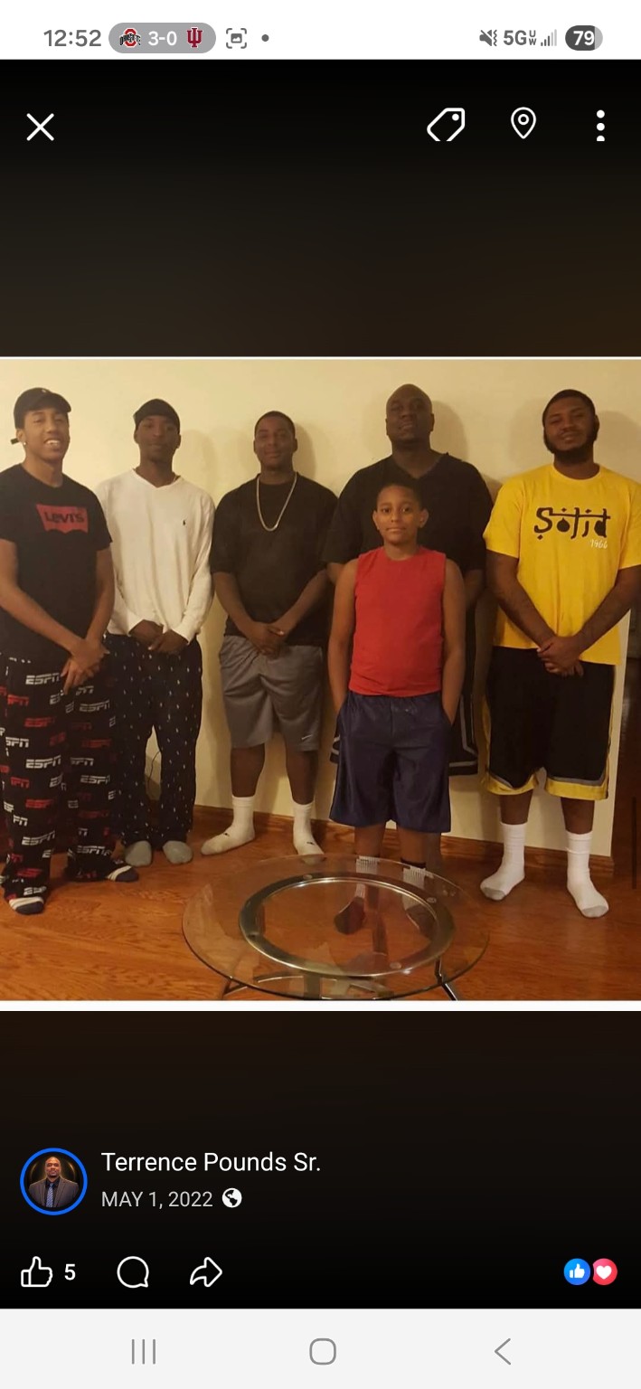 Left to right: Malik (Cash), Terrence II, Tre’Vonne, Terrence L Pounds, and Rob. Young Tanaro is standing in front.
